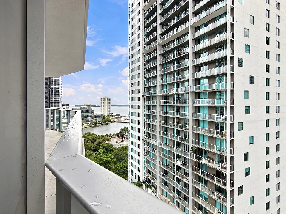 444 Brickell Ave #2113