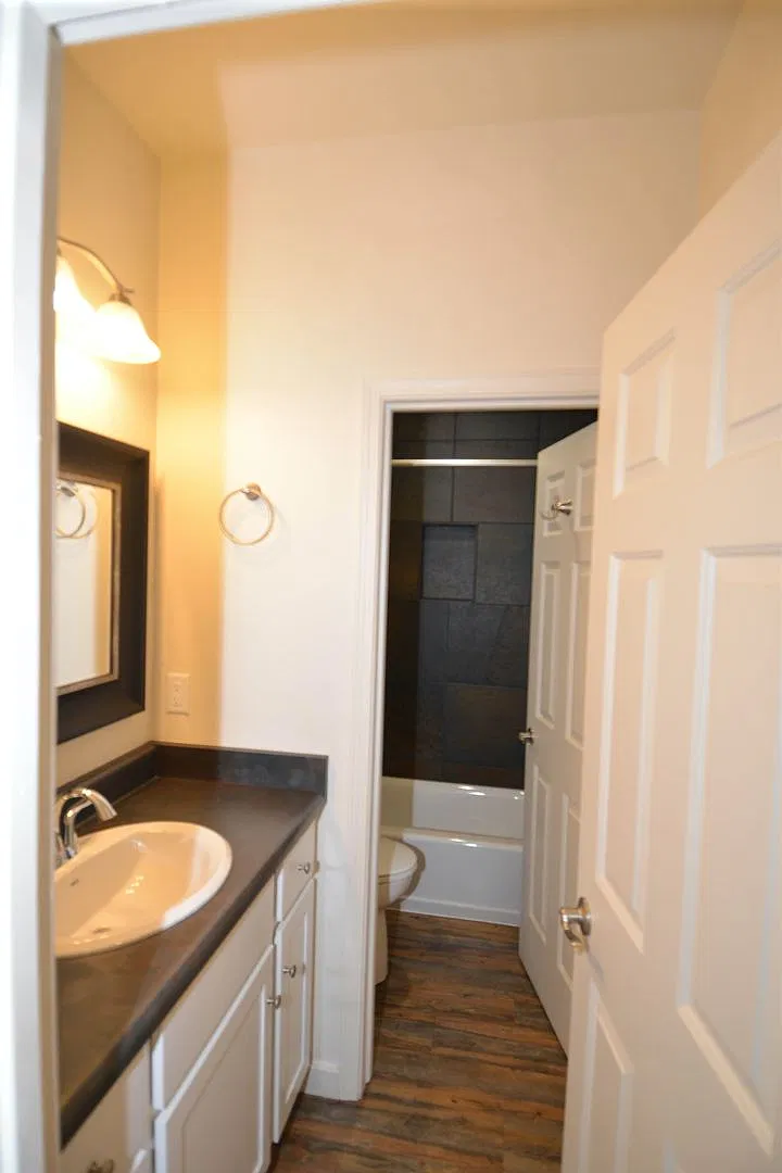 2511 N West Street — Photo 3