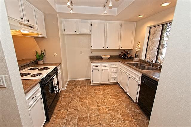 1st image of 1002 30th St APT 102