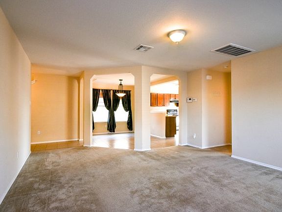 4th image of 809 Draco Dr