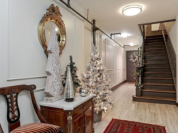 5th image of 121 W 79th St APT 1A