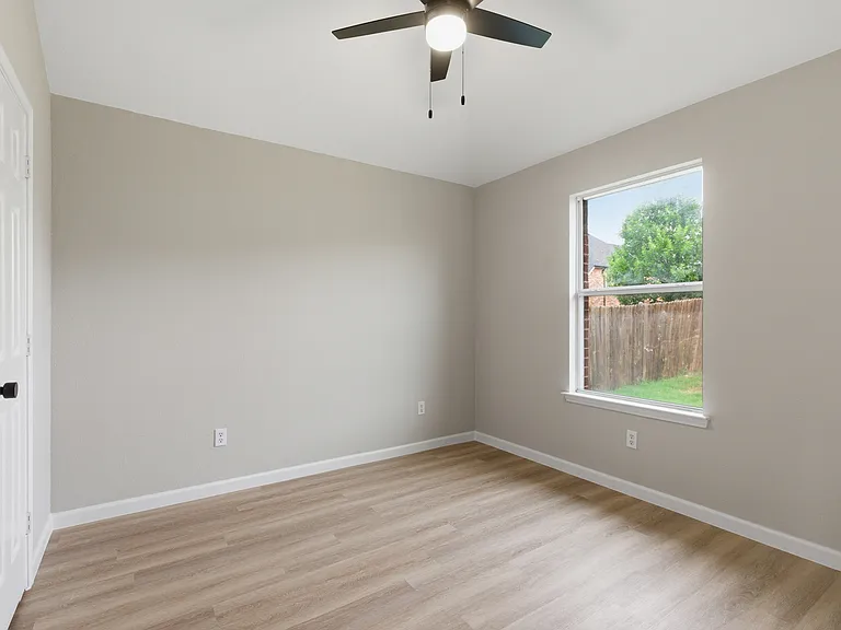 2051 Sunny Side Dr — Photo 22