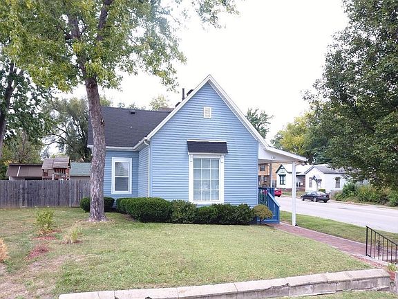 3rd image of 323 E 9th St