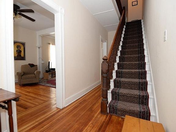 5th image of 23 Waterbury St