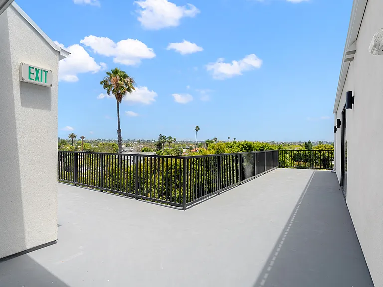 1808 Lincoln Blvd — Photo 17