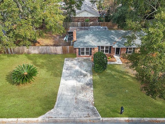3rd image of 109 Piercefield Dr