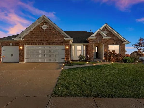 3826 Riverside Pointe Dr, Florissant, MO 63034