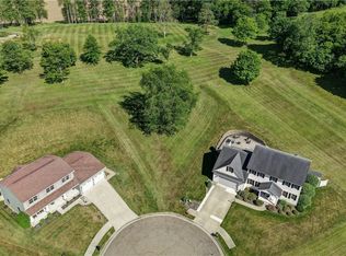 Briarwood Dr SE, New Philadelphia, OH 44663