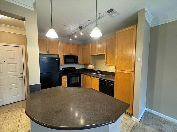 5th image of 400 17th St NW Unit 2205