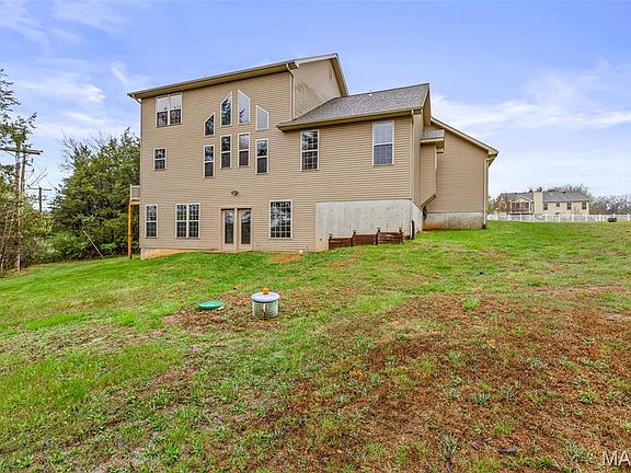 3rd image of 3 Caroline Ct