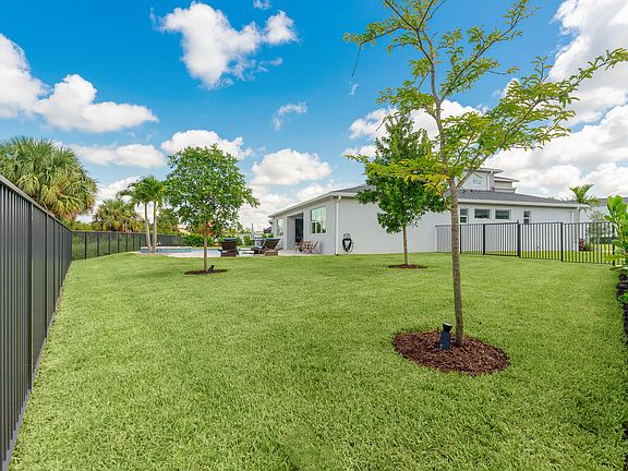 3rd image of 11485 SW Lyra Drive
