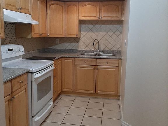 5th image of 23 Sweet Water Cres #Basement