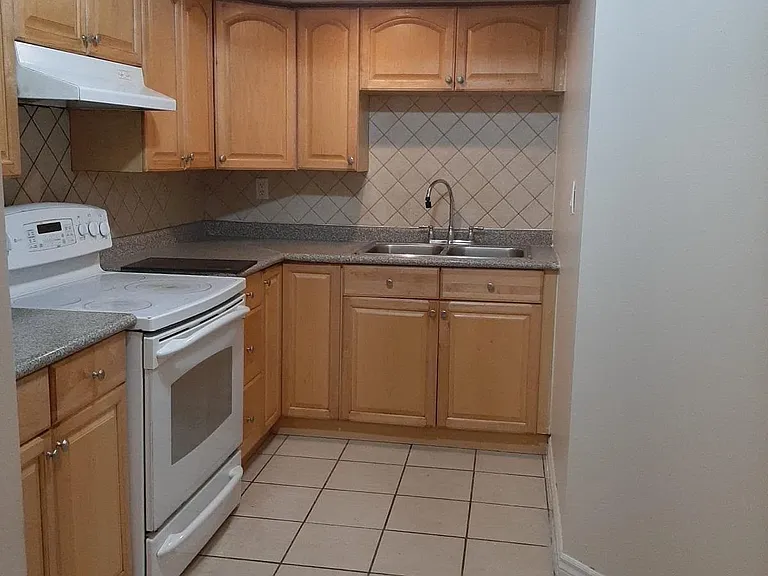 23 Sweet Water Cres #BASEMENT — Photo 5