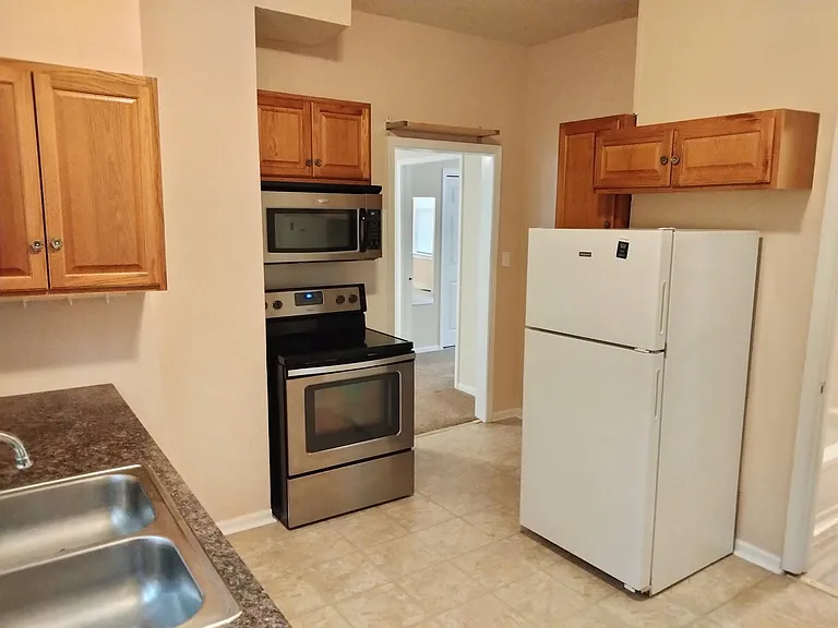 2817 Charlotte St #1 — Photo 11