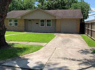 3002 Tanglebriar Dr, Pasadena, TX 77503