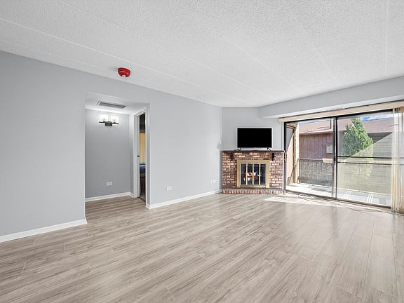5th image of 60 Pier Dr APT 202