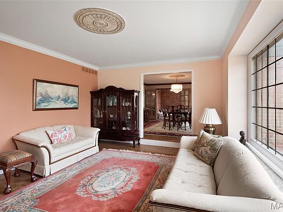 5th image of 861 Bluespring Ln