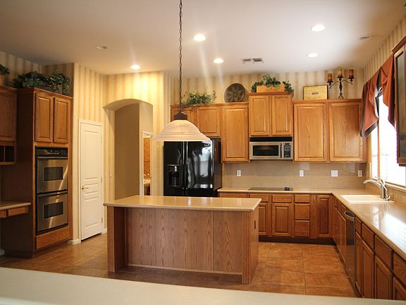 2nd image of 1057 E Tonto Dr