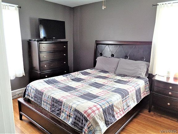 3rd image of 96 Somerton Ave