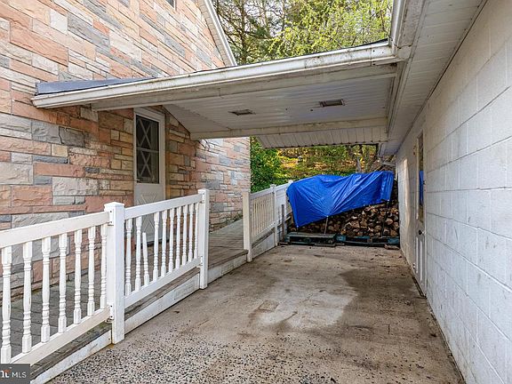 4th image of 127 Molleystown Rd