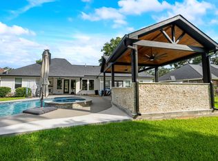 271 S Amherst Dr, West Columbia, TX 77486