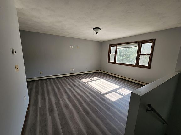 4th image of 28 Riverdale Ave APT B