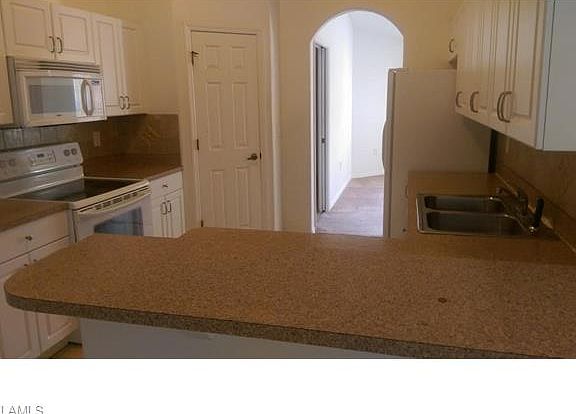 2nd image of 702 Clayton Ave
