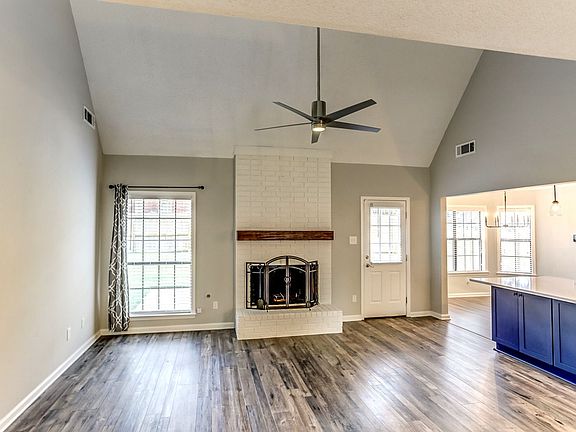 4th image of 3106 Valley Lake Dr