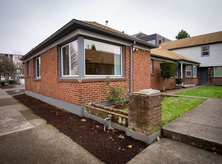 2500 NE Couch St APT 10, Portland, OR 97232