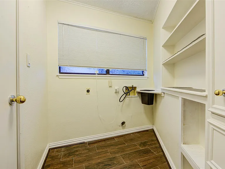 10850 Kirktown Dr — Photo 16