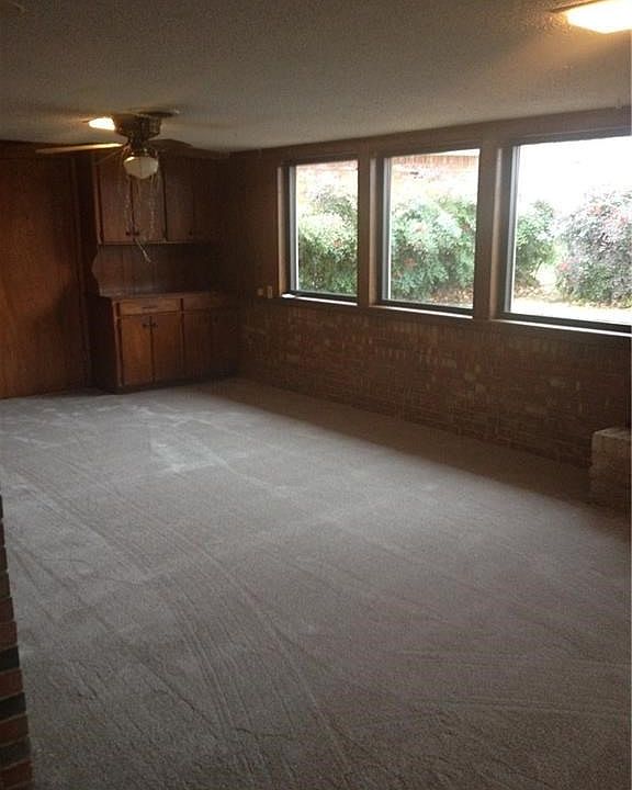 Plush new carpet - Family Room