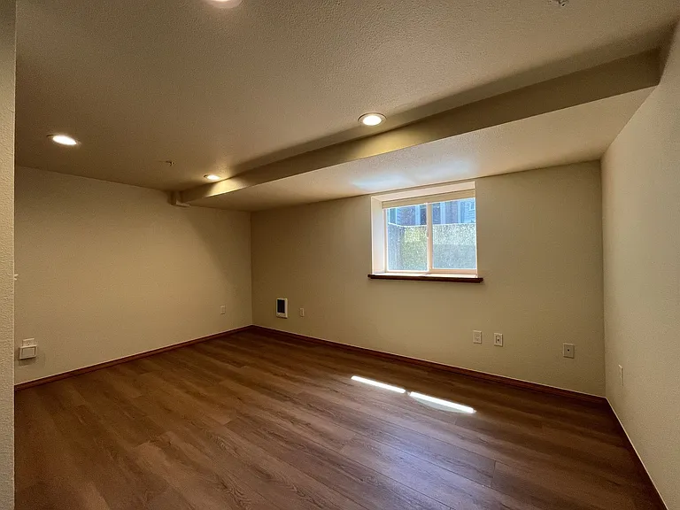 PLF076 — Photo 10