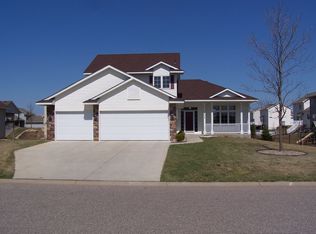 2545 Thrush St, Shakopee, MN 55379