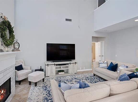 5th image of 2901 Dunbar Dr