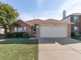 1011 Cedarbrook Dr, Grand Prairie, TX 75052