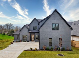 308 SW Autmumn Hills Rd, Bentonville, AR 72712