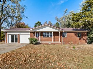 2105 SE 15th St, Bentonville, AR 72712