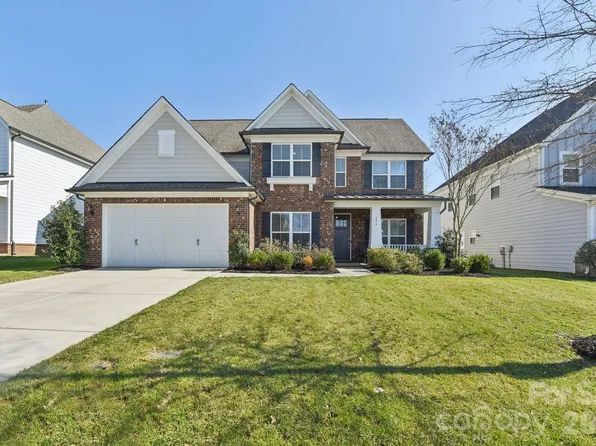 204 Hampton Trail Dr, Fort Mill, SC 29708