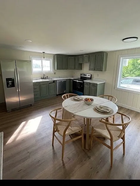 3 bed, 1.5 bath, 1448 sqft, $1,600 — Photo 2