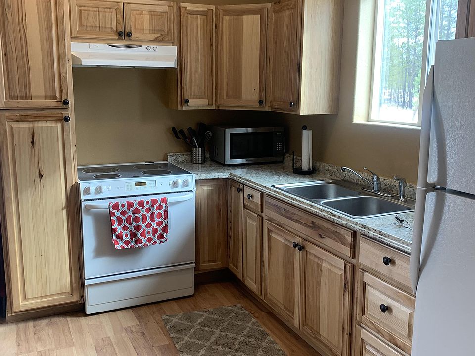 1st image of 16917 Whittier Dr #2