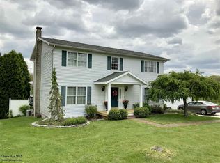 685 Mellwood Dr, New Lexington, OH 43764