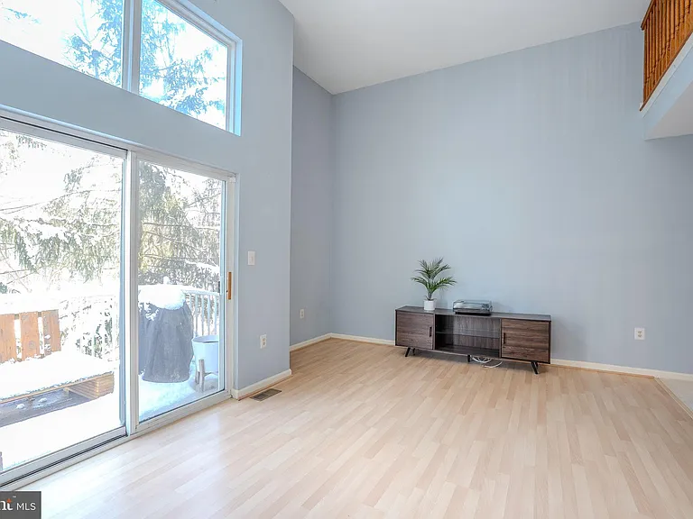 128 S Barrow Pl — Photo 8