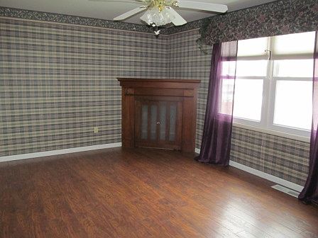 5th image of 630 W Elm St