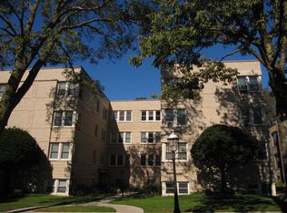 100 Pine Ave UNIT 1, Riverside, IL 60546