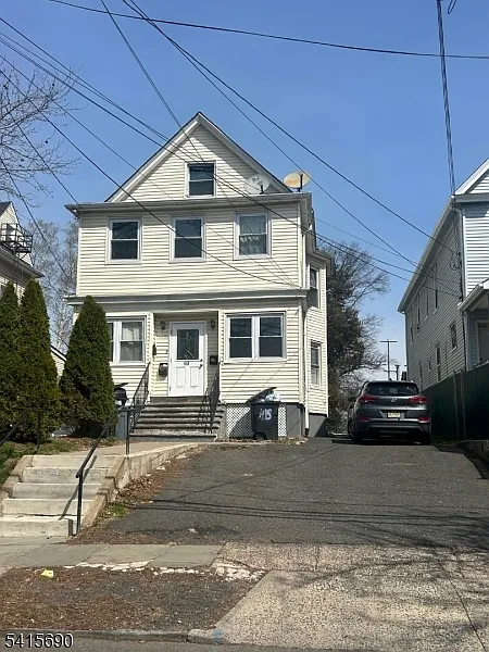 415 Magie Ave photo 1