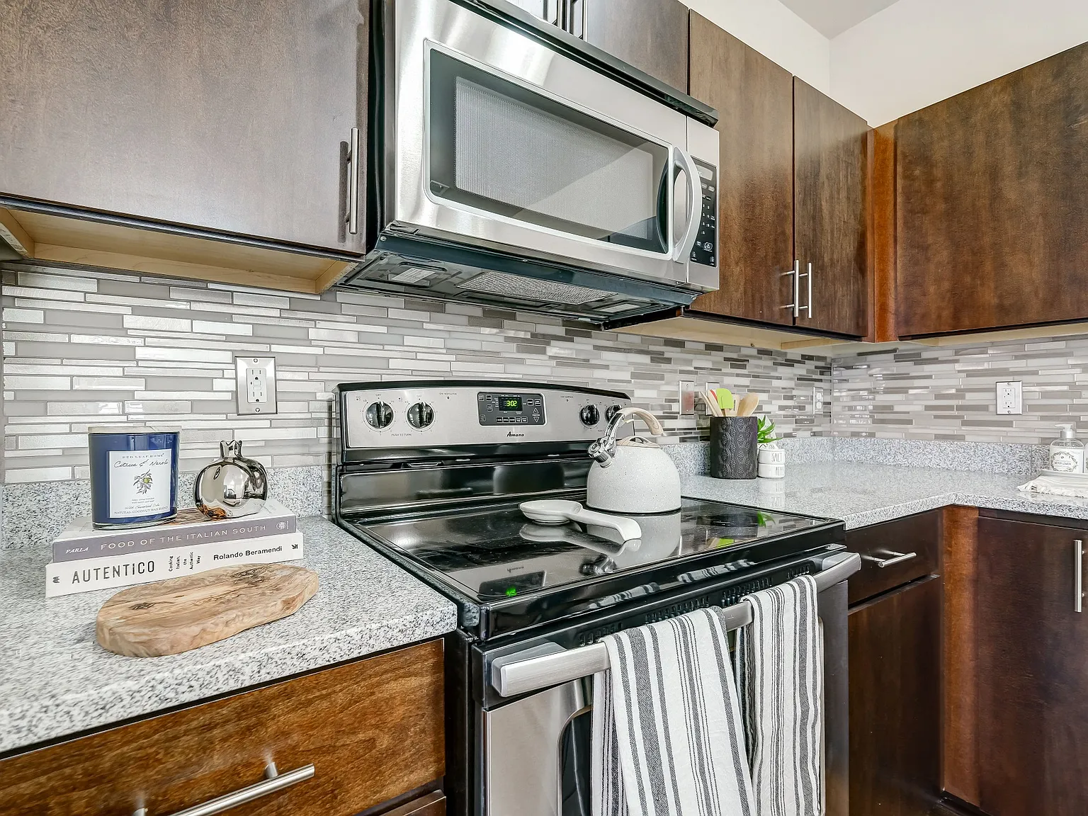 Torrente Apartment Homes — Photo 1