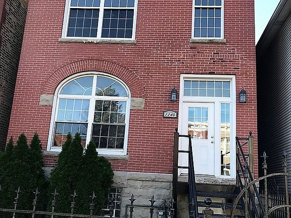 2nd image of 2240 S Central Park Ave