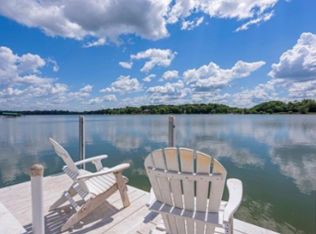 3989 Valencia Ln, Chaska, MN 55318