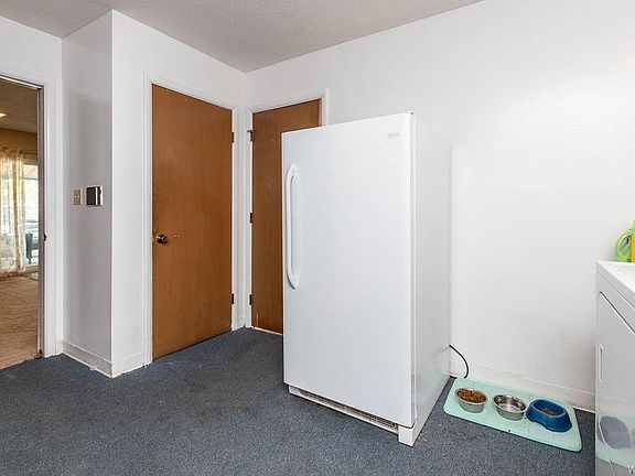 4th image of 30 Lynndon Ln