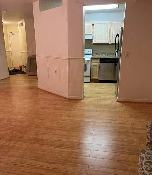 2233 S Huron Pkwy #2 — Photo 5